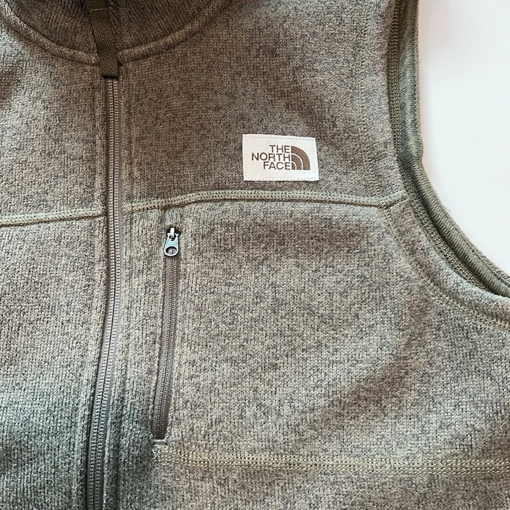 North Face‎ - men’s, unisex army green fleece vest, small